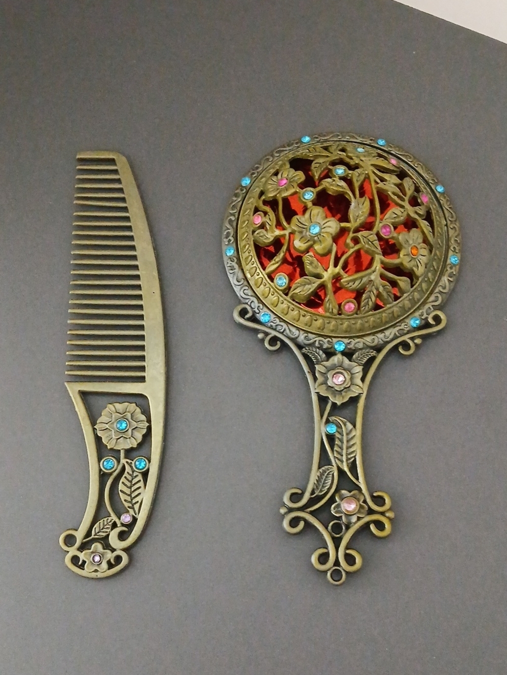 Decorative Floral Metal Comb and Mirror Set